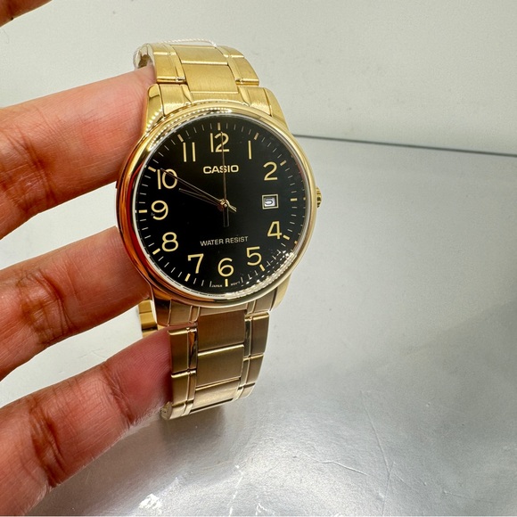 Casio Stainless Steel Watch
40mm Case in Diameter
New Battery Inside. - Picture 8 of 8